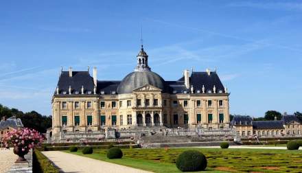 Hotel Partnered with Disneyland® Paris · Hotel Ki Space